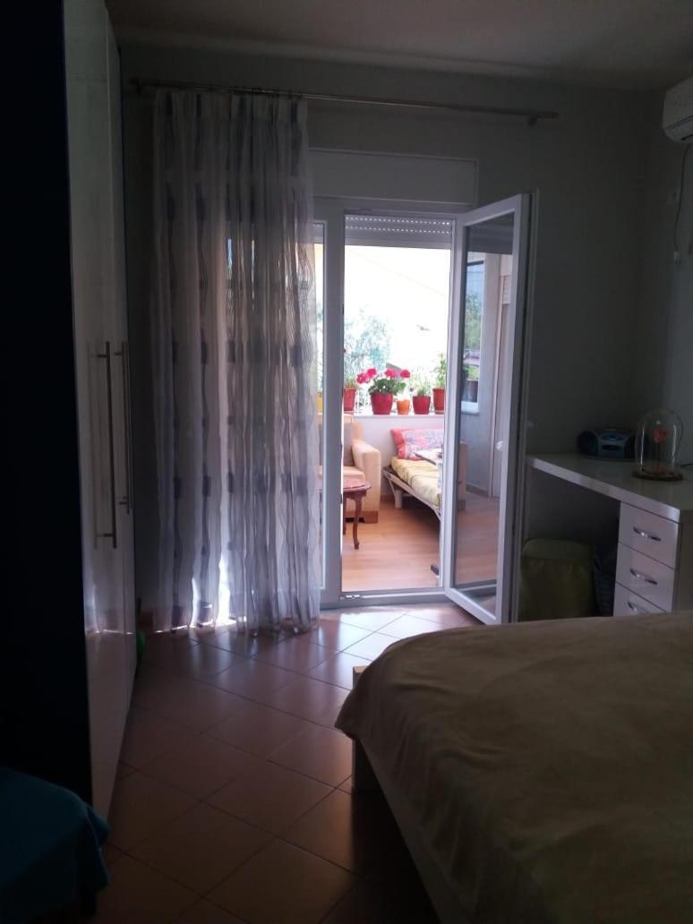 Luander Hotel Tiranë Rom bilde