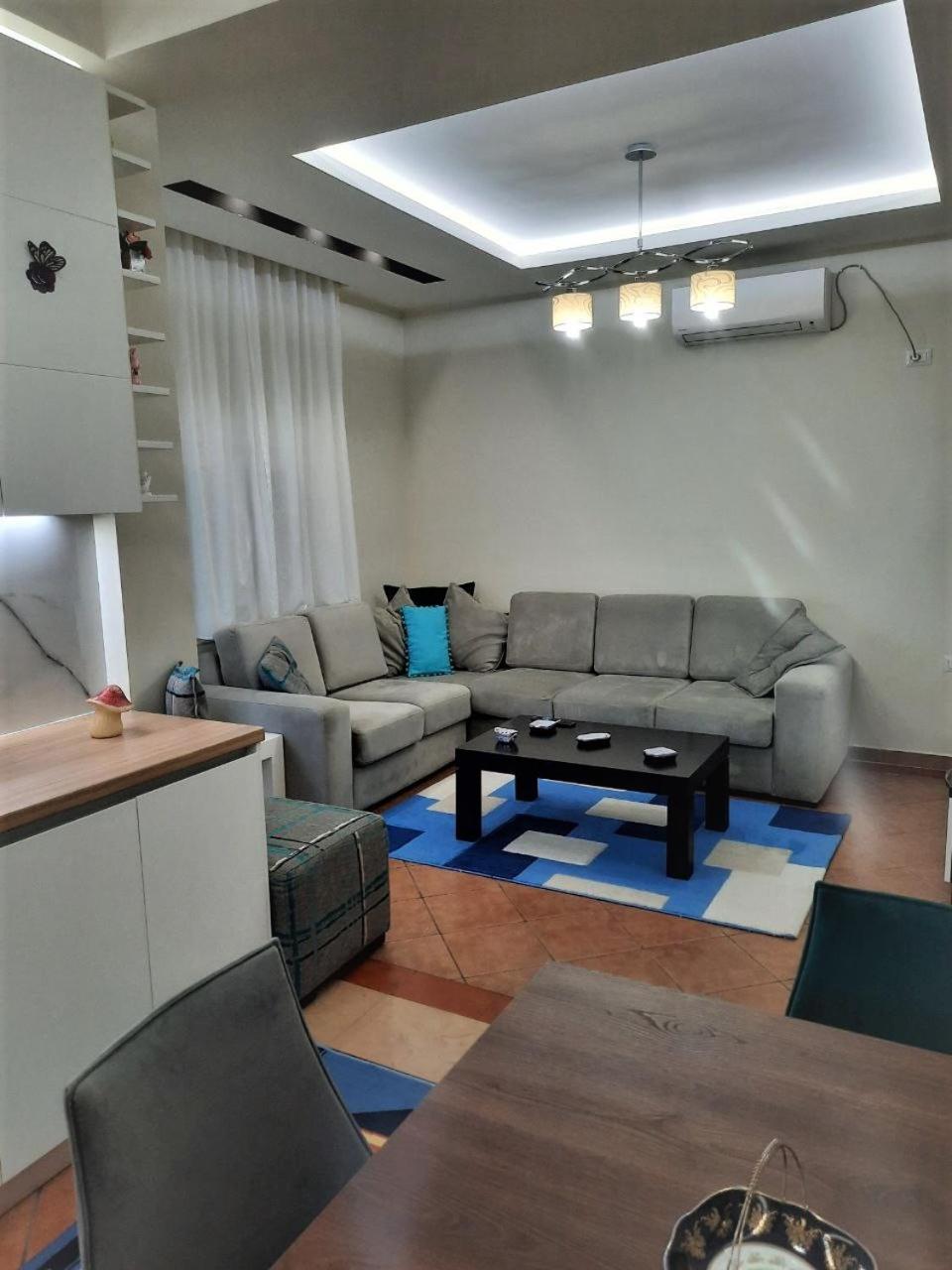 Luander Hotel Tiranë Rom bilde